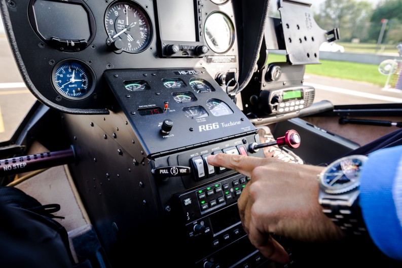 Cockpit R66