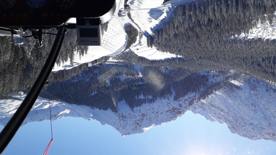 Anflug auf den Gebirgslandeplatz in Arosa